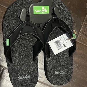 NWT Sanuk Unisex Sandals Black Sz 6-7